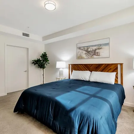 5 Heart Of Santa Monica Apartment